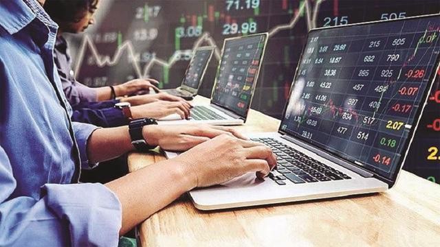 Tự doanh CTCK quay đầu bán ròng trong phiên đầu tuần 20/11, tâm điểm bán chứng chỉ quỹ - Ảnh 1. Tự doanh CTCK quay đầu bán ròng trong phiên đầu tuần 20/11, tâm điểm bán chứng chỉ quỹ - Ảnh 1.