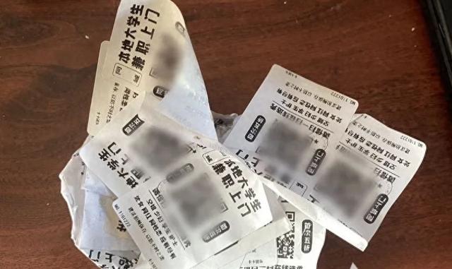 Thủ đoạn lừa đảo mới nhắm vào người đi ô tô - Ảnh 1. Thủ đoạn lừa đảo mới nhắm vào người đi ô tô - Ảnh 1.