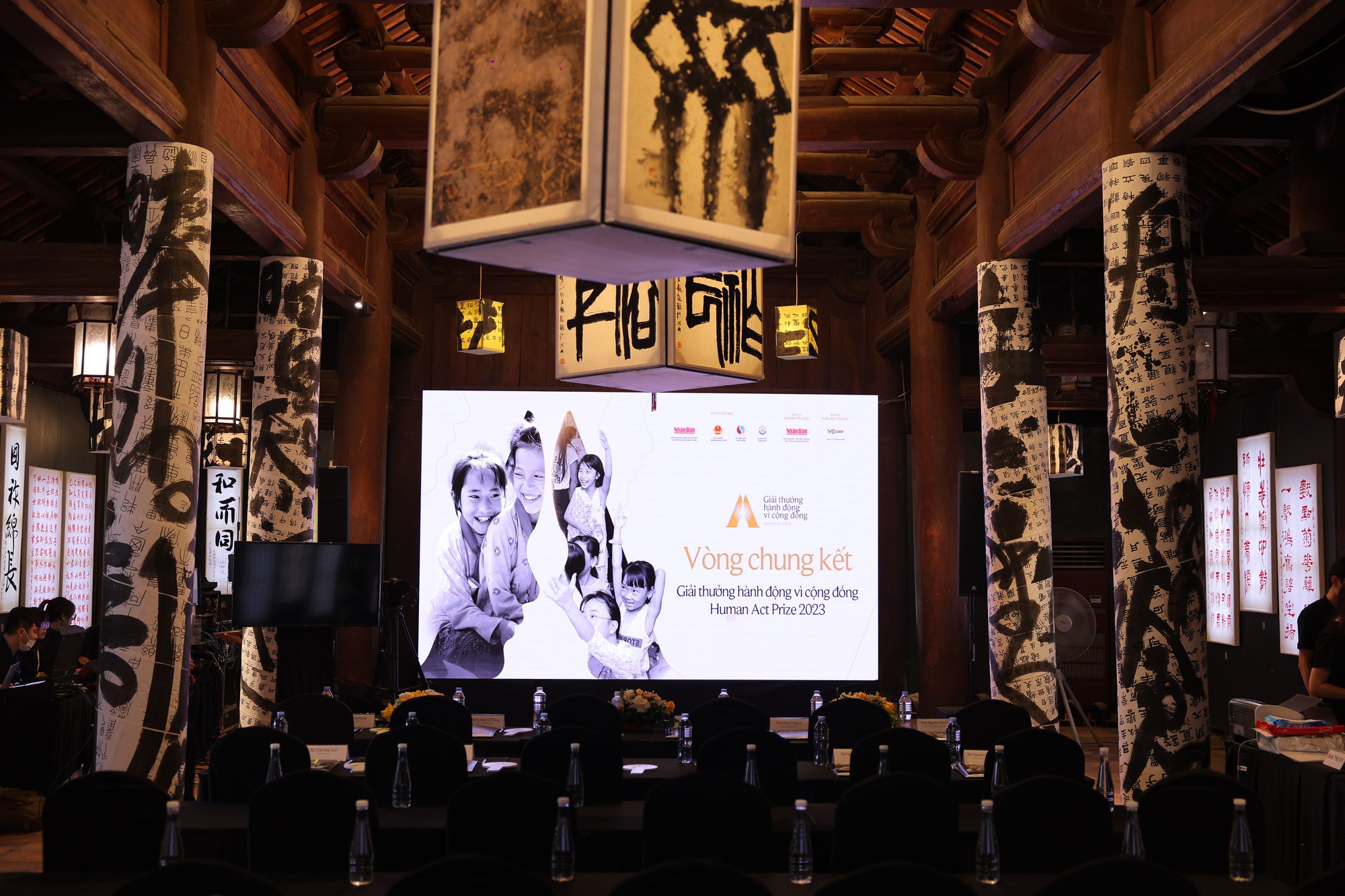 Không gian chấm Vòng Chung kết.JPG Không gian chấm Vòng Chung kết.JPG