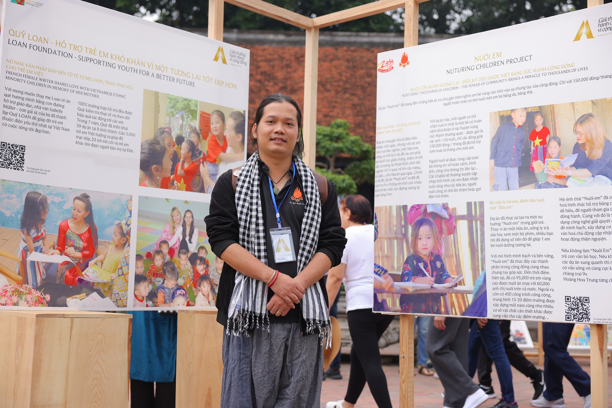 Đại diện dự án Nuôi Em.JPG Đại diện dự án Nuôi Em.JPG