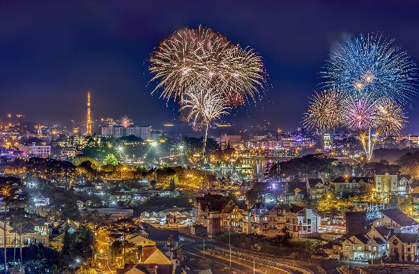 photo-1701665888638 photo-1701665888638