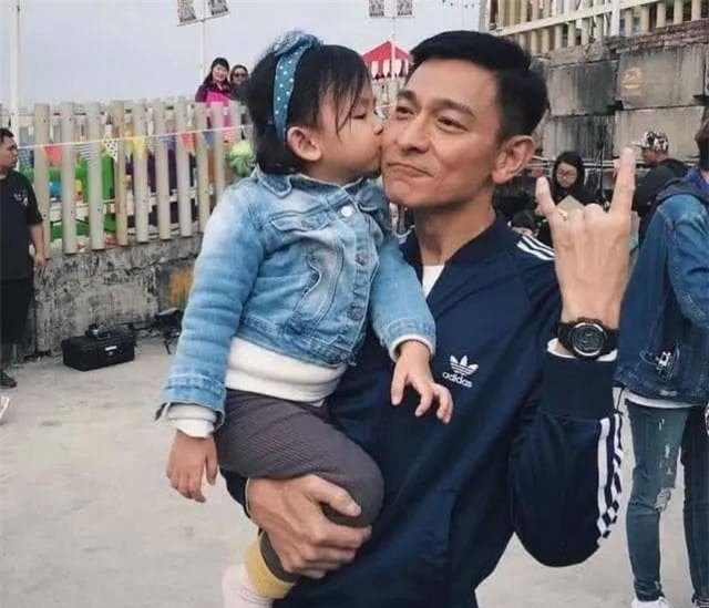 photo-1702010535038 photo-1702010535038