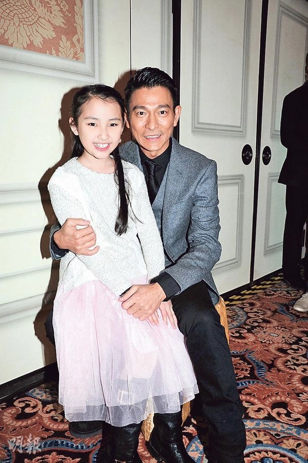 photo-1702010539578 photo-1702010539578