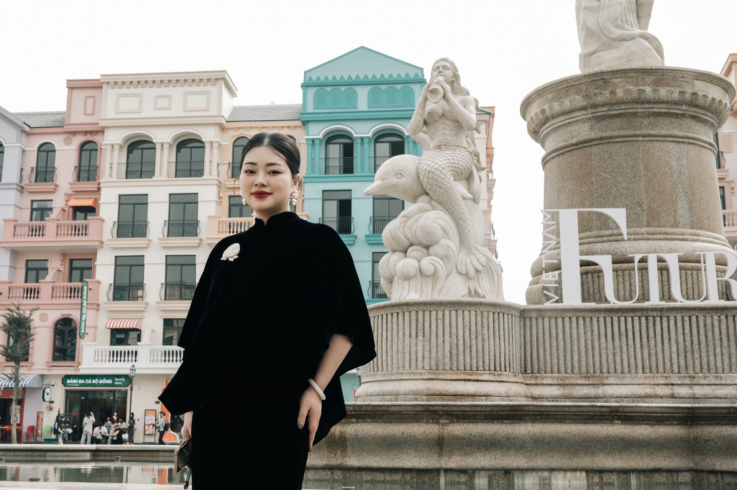 Nữ diễn viên đang hot của VTV lần đầu làm Vedette show thời trang, thần thái khoe sắc với lụa Việt - Ảnh 4. Nữ diễn viên đang hot của VTV lần đầu làm Vedette show thời trang, thần thái khoe sắc với lụa Việt - Ảnh 4.