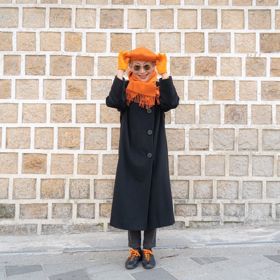 Youtuber đã 72 tuổi nhưng vẫn trẻ trung khó tin, bí quyết của bà vô cùng đơn giản: Không phải tập thể dục- Ảnh 7. Youtuber đã 72 tuổi nhưng vẫn trẻ trung khó tin, bí quyết của bà vô cùng đơn giản: Không phải tập thể dục- Ảnh 7.