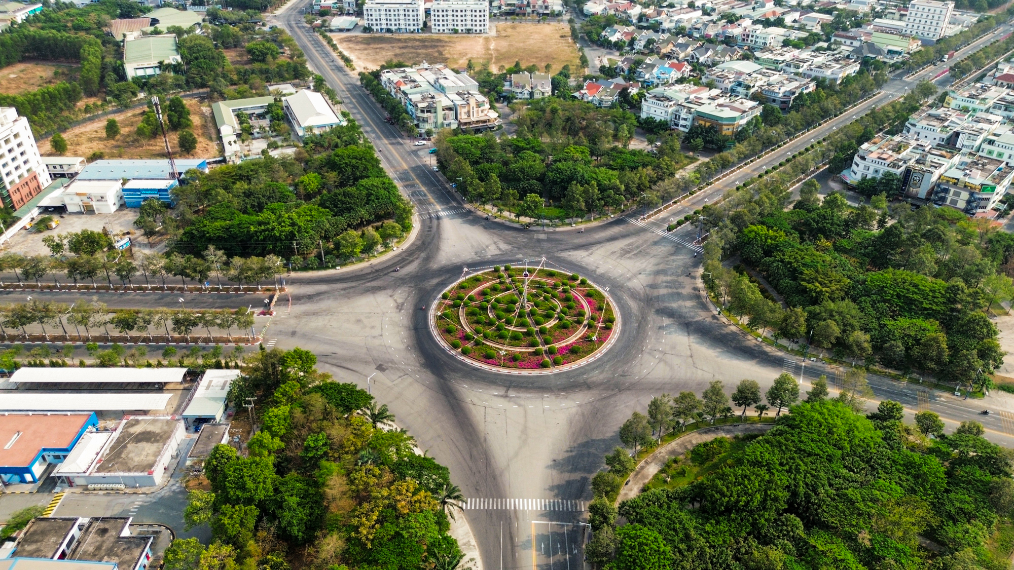 Đường tỉnh phong cách Bình Dương: rộng gấp gần 4 lần cao tốc Bắc - Nam, quy mô 10 làn xe, đẹp như dải lụa- Ảnh 6.