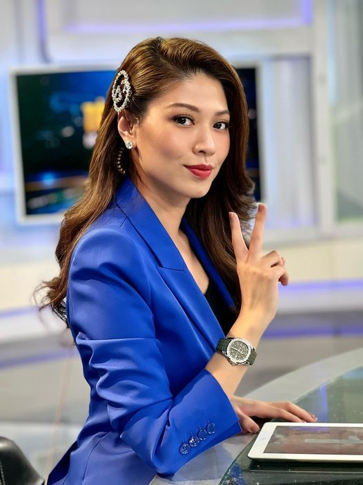 Bên trong siêu biệt thự của BTV tài chính sang chảnh bậc nhất VTV: Thiết kế ''nghệ'' như triển lãm, có bể bơi và phòng tập ballet dành riêng cho ''ái nữ''- Ảnh 1. Bên trong siêu biệt thự của BTV tài chính sang chảnh bậc nhất VTV: Thiết kế ''nghệ'' như triển lãm, có bể bơi và phòng tập ballet dành riêng cho ''ái nữ''- Ảnh 1.