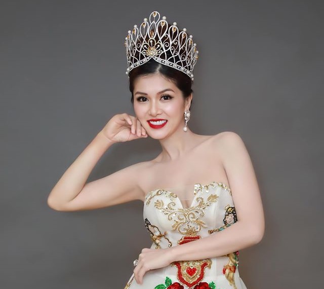 Hoa hậu 6 con từng được chồng đại gia tặng biệt thự 100 tỷ thay đổi 180 độ sau biến cố 