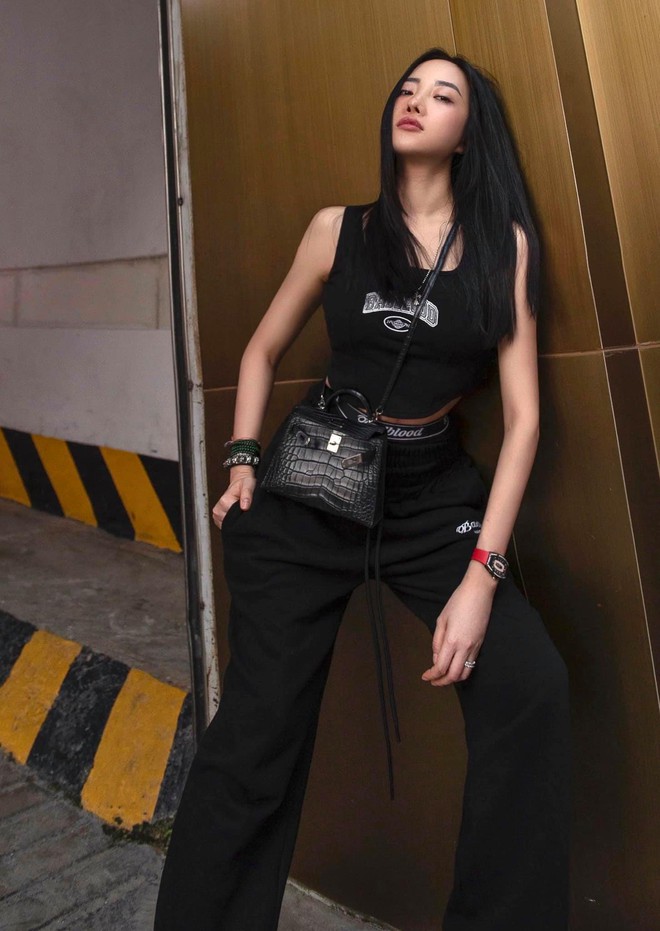 Nữ đại gia Hà Nội là mẹ 7 con, U40 trẻ như mới đôi mươi: Sở hữu cả một BST chục tỷ đồng 