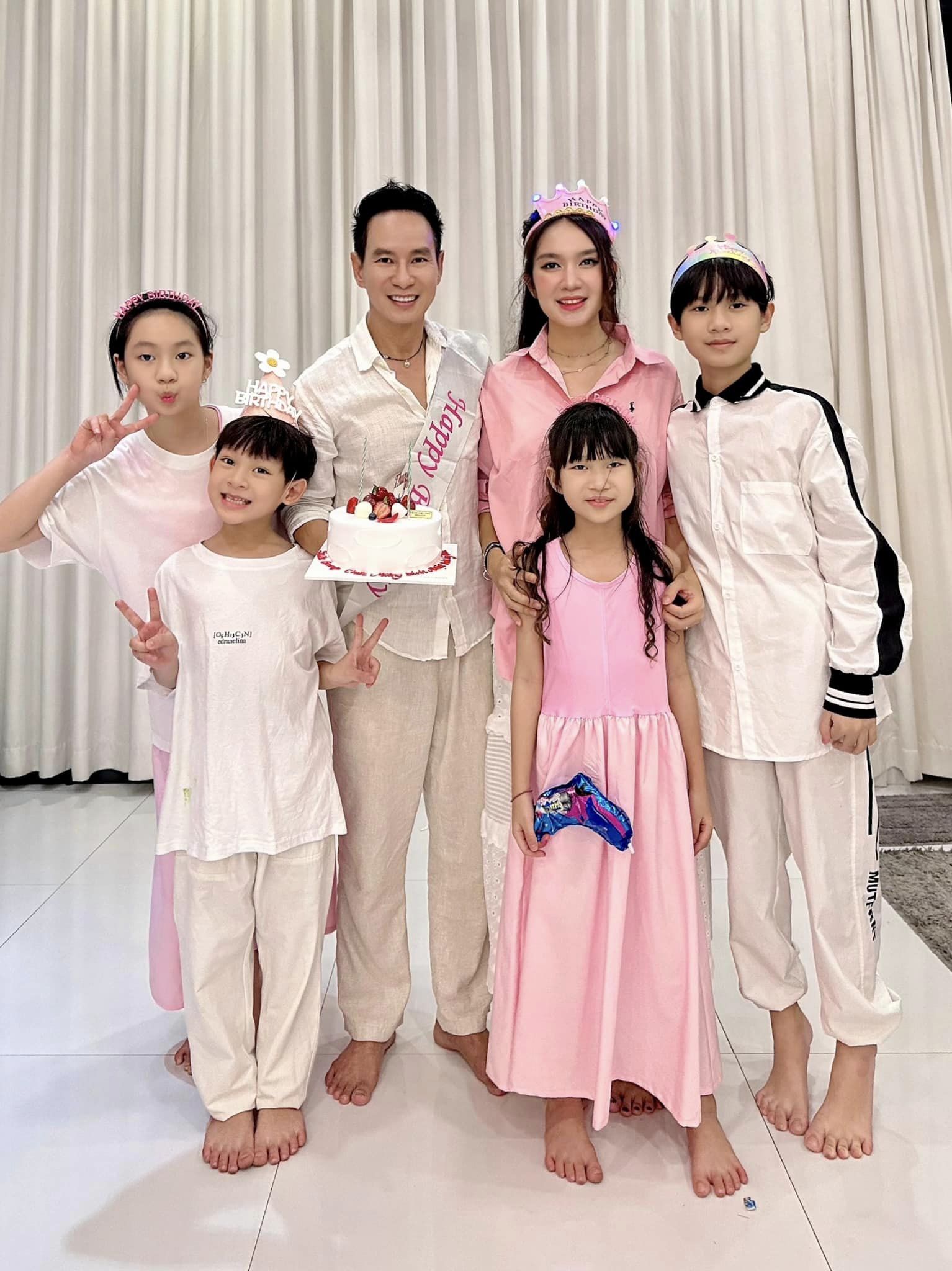 Tiểu thư Hà thành sinh 4 con cho đại gia điện ảnh U60, sống giản dị trong biệt thự bề thế ở TP.HCM, thu nhập vài trăm tỷ/năm- Ảnh 5.