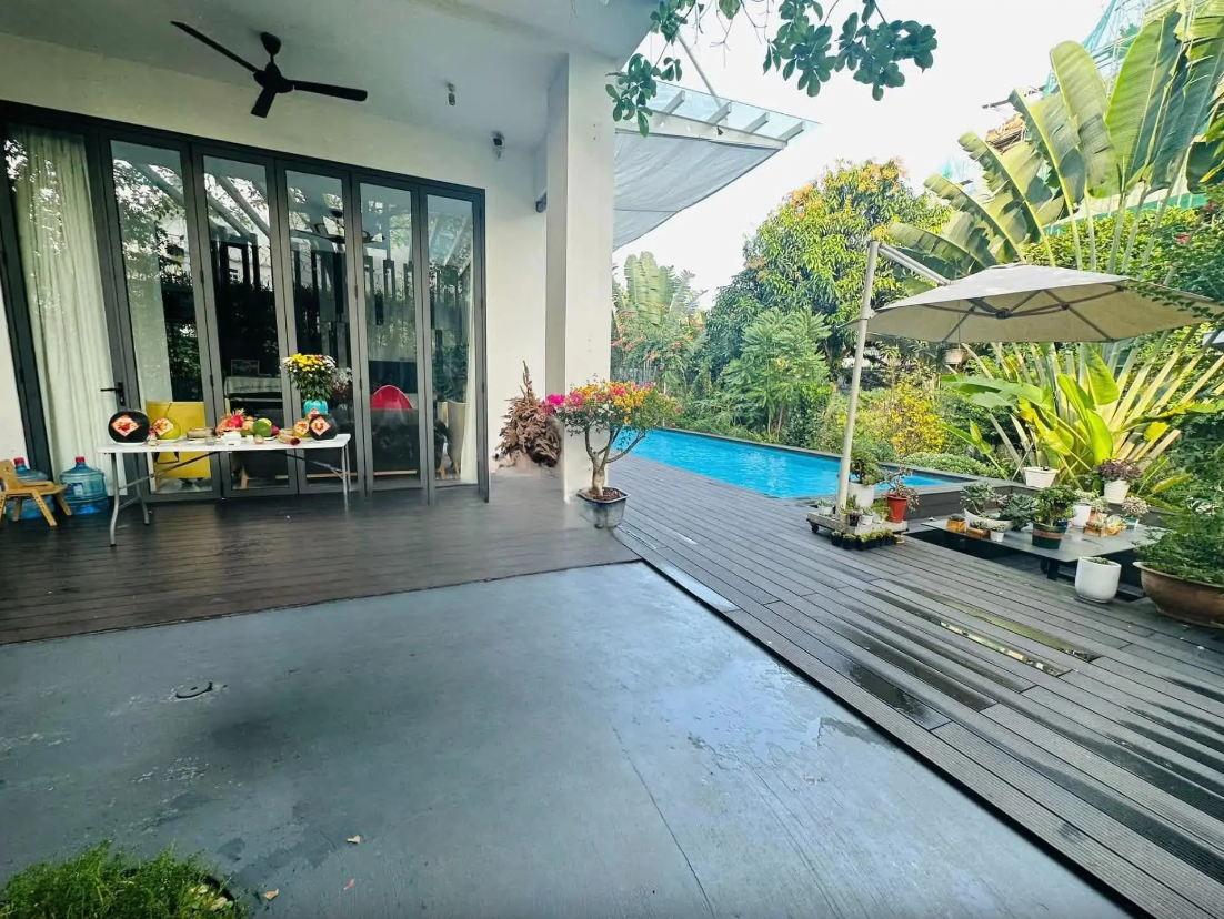 Tiểu thư Hà thành sinh 4 con cho đại gia điện ảnh U60, sống giản dị trong biệt thự bề thế ở TP.HCM, thu nhập vài trăm tỷ/năm- Ảnh 9.