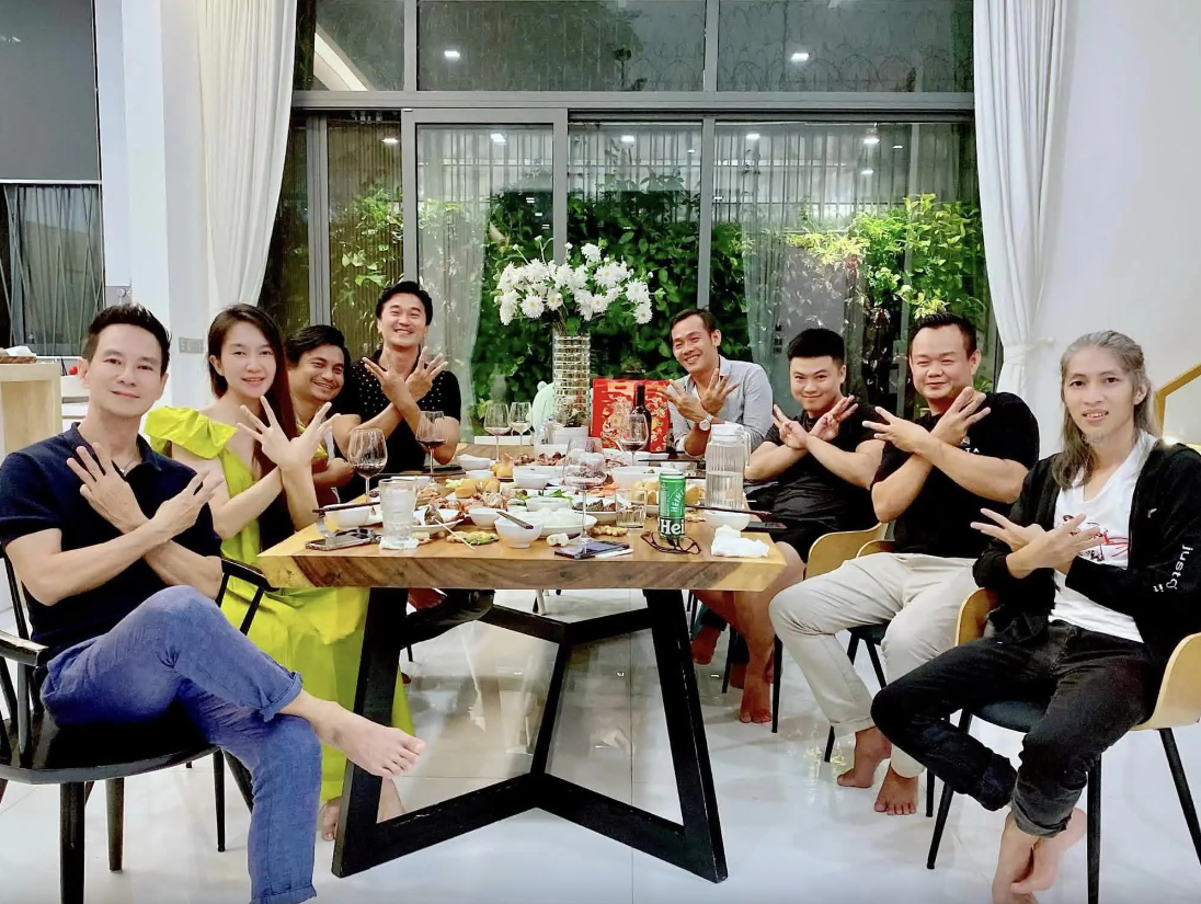 Tiểu thư Hà thành sinh 4 con cho đại gia điện ảnh U60, sống giản dị trong biệt thự bề thế ở TP.HCM, thu nhập vài trăm tỷ/năm- Ảnh 10.