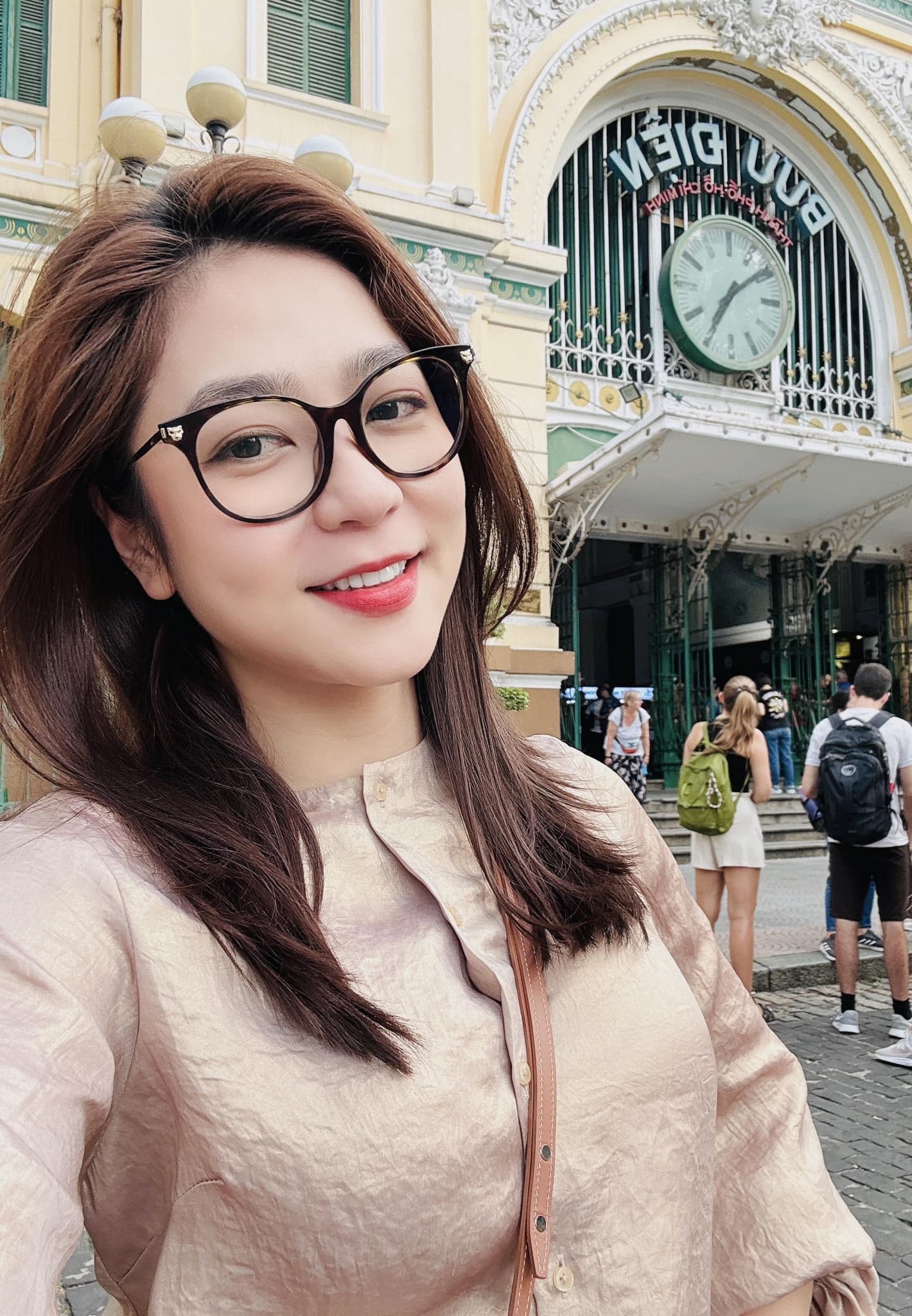 Nữ ca sĩ kết hôn đại gia hơn 13 tuổi vỏn vẹn 1 năm: Hậu chia tay sống bình dị trong cơ ngơi 600m2 ở Mỹ, vướng tin đồn hẹn hò Quang Lê- Ảnh 10.