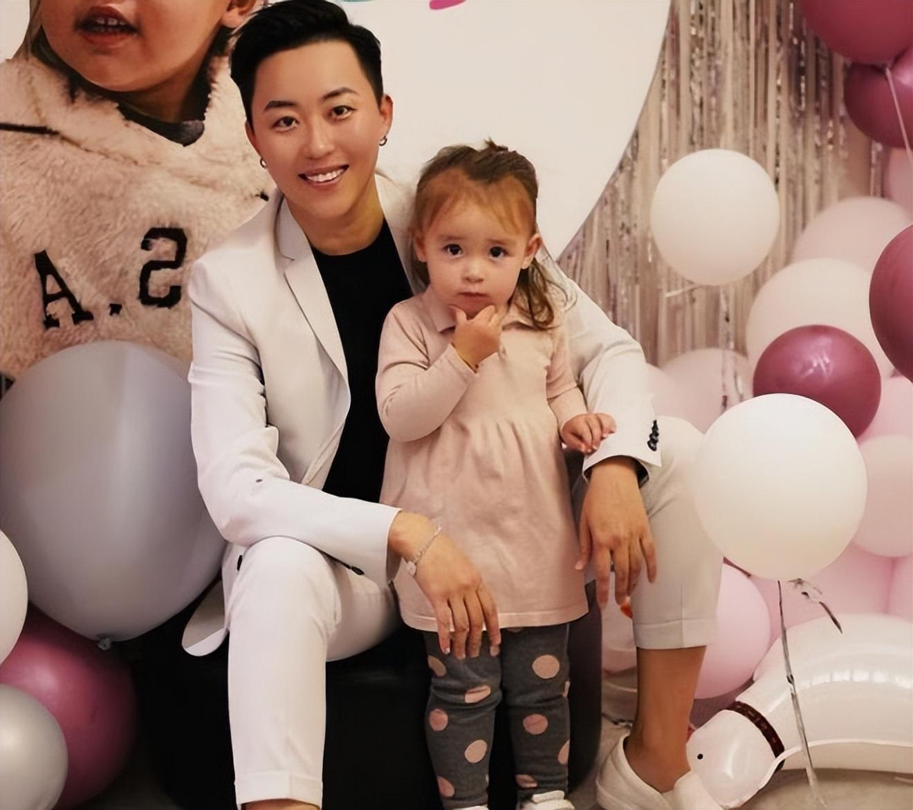 Nữ tổng tài chi 1,7 tỷ đồng để thụ tinh nhân tạo, sinh con lai 5 dòng máu: Danh tính cha của những đứa trẻ gây chấn động- Ảnh 6.