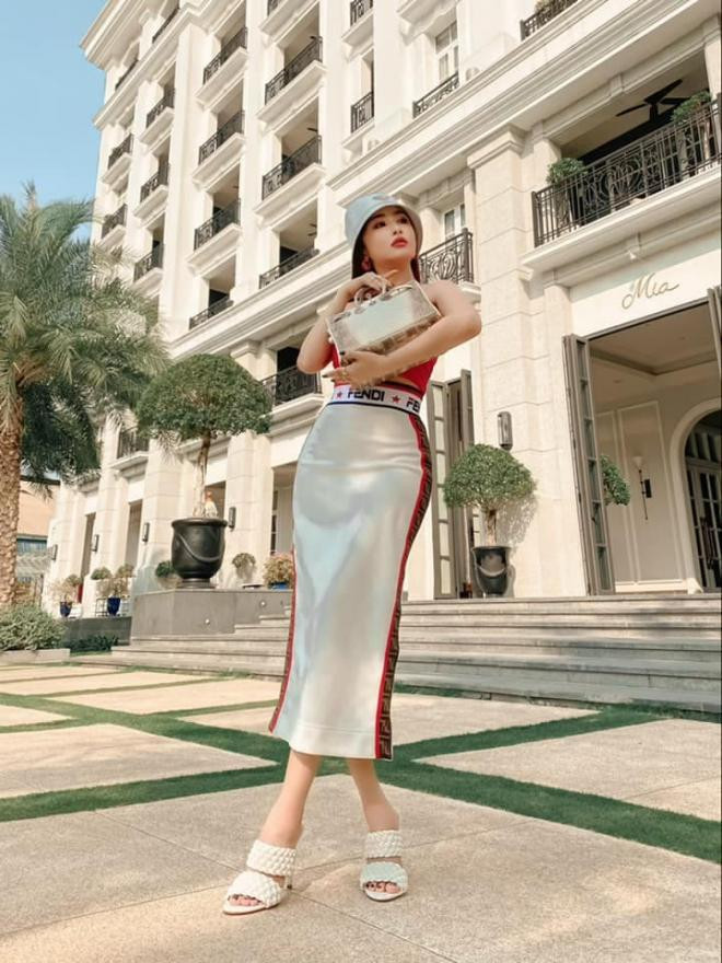 Vợ đại gia có nhiều siêu xe nhất nhì Việt Nam: Cuộc sống sang chảnh không ai bằng, sở hữu chiếc đồng hồ cả thế giới chỉ có 7 chiếc- Ảnh 7.