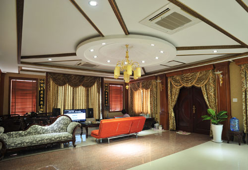 Nữ ca sĩ Quảng Ninh là mẹ 4 con, lấy đại gia hơn 13 tuổi, sống trong biệt thự 100 tỷ đồng nhưng tiết lộ 'không bao giờ xin tiền chồng'- Ảnh 7. Nữ ca sĩ Quảng Ninh là mẹ 4 con, lấy đại gia hơn 13 tuổi, sống trong biệt thự 100 tỷ đồng nhưng tiết lộ 'không bao giờ xin tiền chồng'- Ảnh 7.