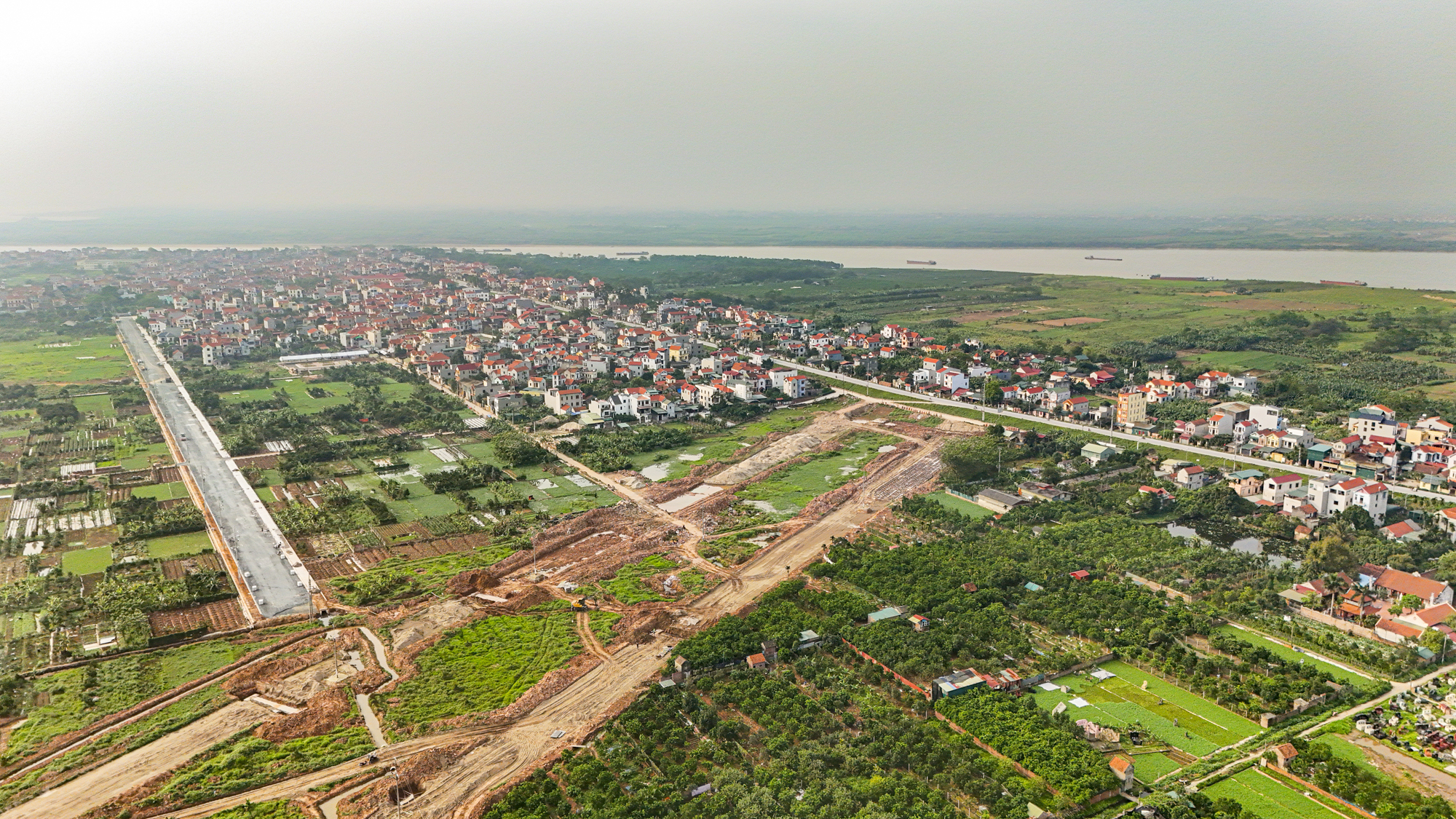 Toàn cảnh khu vực sắp được xây cầu 10.000 tỷ nằm trong “siêu dự án” lớn nhất phía Bắc- Ảnh 4. Toàn cảnh khu vực sắp được xây cầu 10.000 tỷ nằm trong “siêu dự án” lớn nhất phía Bắc- Ảnh 4.