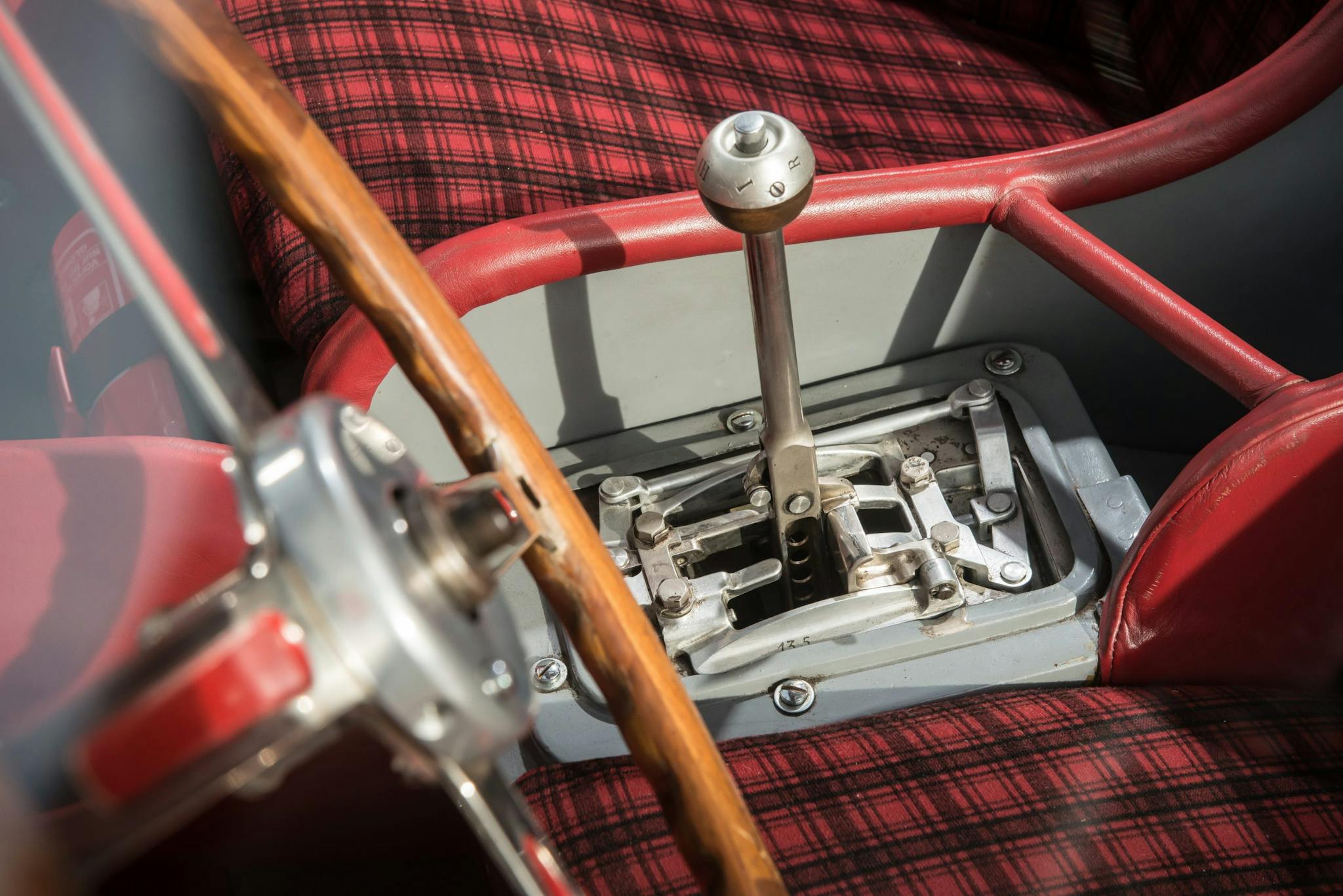 Chiếc xe đắt nhất thế giới giá 3.600 tỷ đồng không phải Ferrari hay Lamborghini, không dát vàng đính kim cương: Danh tính chủ nhân mới gây tò mò?- Ảnh 5. Chiếc xe đắt nhất thế giới giá 3.600 tỷ đồng không phải Ferrari hay Lamborghini, không dát vàng đính kim cương: Danh tính chủ nhân mới gây tò mò?- Ảnh 5.