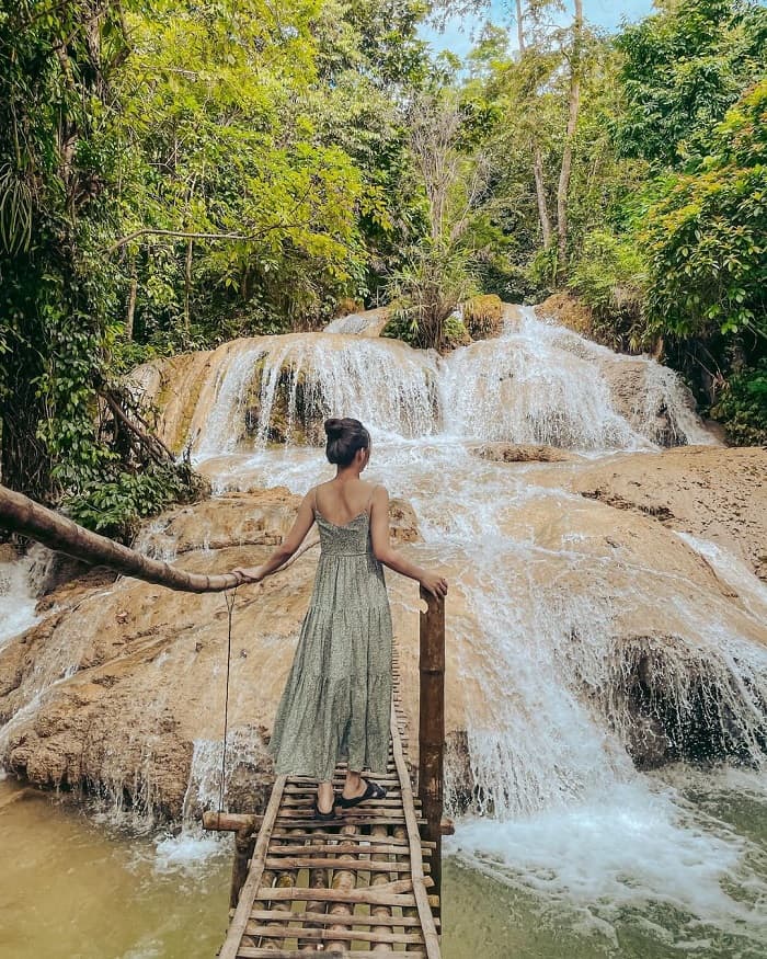 Nằm trong khu bảo tồn thiên nhiên Pù Luông, 1 địa điểm là Thác Hiêu Pù Luông - 'nàng thơ' giữa đại ngàn mang vẻ đẹp quyến rũ