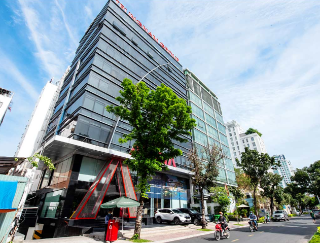 photo-1716456414453 photo-1716456414453