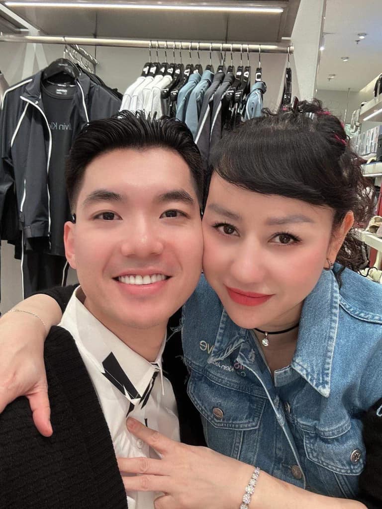 Nam người mẫu lấy doanh nhân hơn 15 tuổi đã có con riêng, tổ chức đám cưới tại khách sạn 5 sao rồi Nam người mẫu lấy doanh nhân hơn 15 tuổi đã có con riêng, tổ chức đám cưới tại khách sạn 5 sao rồi