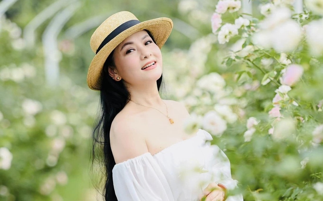 Nữ NSND là mỹ nhân Hà thành, lấy chồng NSƯT Đại tá quân đội: U60 được khen Nữ NSND là mỹ nhân Hà thành, lấy chồng NSƯT Đại tá quân đội: U60 được khen