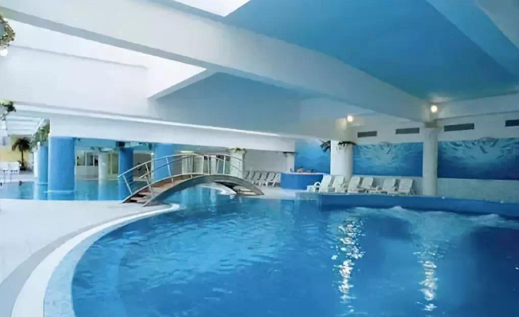 Cuộc sống xa hoa của tỷ phú Ấn Độ trong dinh thự 27 tầng đắt nhất hành tinh: Có đầu bếp Michelin riêng, hơn 600 nhân viên phục vụ, trực thăng ''đậu'' trên nóc nhà- Ảnh 12. Cuộc sống xa hoa của tỷ phú Ấn Độ trong dinh thự 27 tầng đắt nhất hành tinh: Có đầu bếp Michelin riêng, hơn 600 nhân viên phục vụ, trực thăng ''đậu'' trên nóc nhà- Ảnh 12.