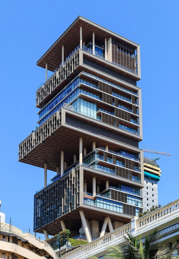 Cuộc sống xa hoa của tỷ phú Ấn Độ trong dinh thự 27 tầng đắt nhất hành tinh: Có đầu bếp Michelin riêng, hơn 600 nhân viên phục vụ, trực thăng ''đậu'' trên nóc nhà- Ảnh 2. Cuộc sống xa hoa của tỷ phú Ấn Độ trong dinh thự 27 tầng đắt nhất hành tinh: Có đầu bếp Michelin riêng, hơn 600 nhân viên phục vụ, trực thăng ''đậu'' trên nóc nhà- Ảnh 2.