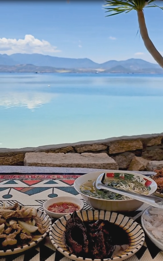 photo-1719413123400 photo-1719413123400