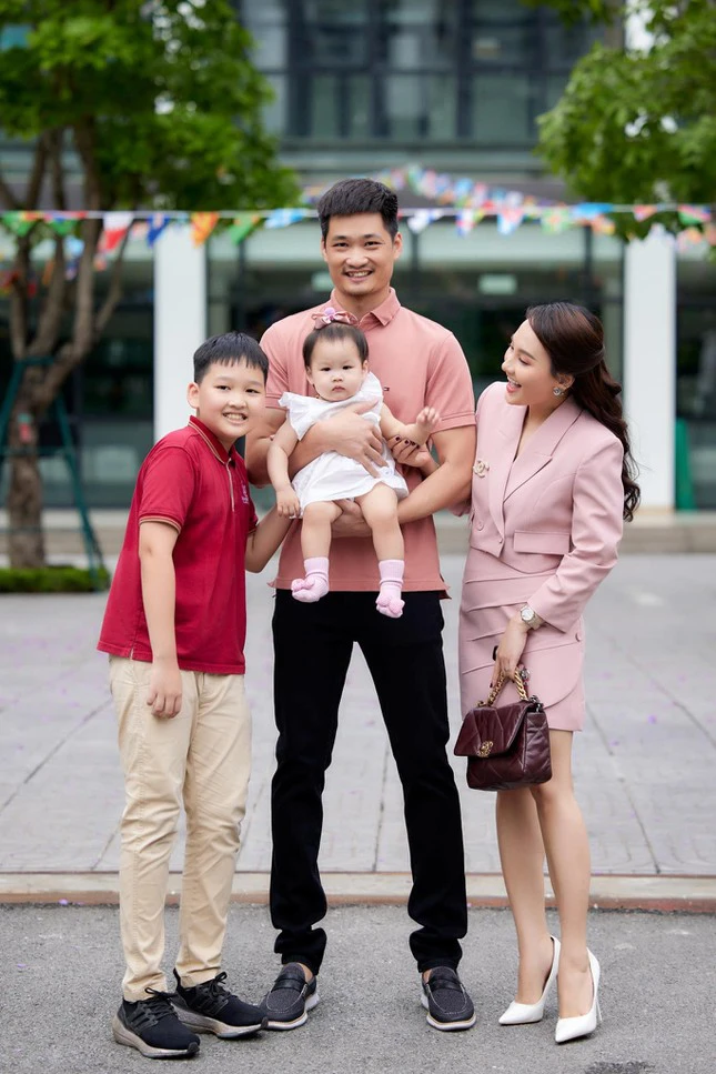 Diễn viên quen mặt trên phim VTV ngoài đời là công an: đóng phim từ khi 8 tuổi, ngoài 30 tuổi là Diễn viên quen mặt trên phim VTV ngoài đời là công an: đóng phim từ khi 8 tuổi, ngoài 30 tuổi là