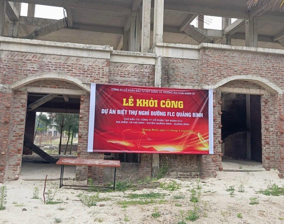 photo-1719991899623 photo-1719991899623