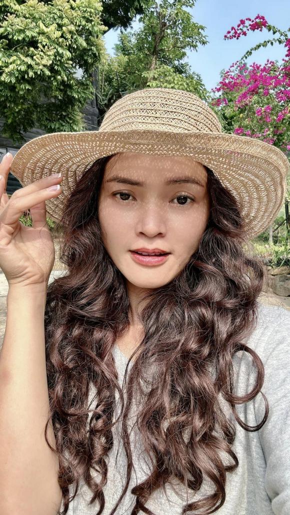 Nữ ca sĩ xứ Nghệ trẻ nhất được phong danh hiệu NSND: Từng nhận 11 show/ ngày, U45 sống độc thân, không con cái sau 2 lần đổ vỡ- Ảnh 4. Nữ ca sĩ xứ Nghệ trẻ nhất được phong danh hiệu NSND: Từng nhận 11 show/ ngày, U45 sống độc thân, không con cái sau 2 lần đổ vỡ- Ảnh 4.