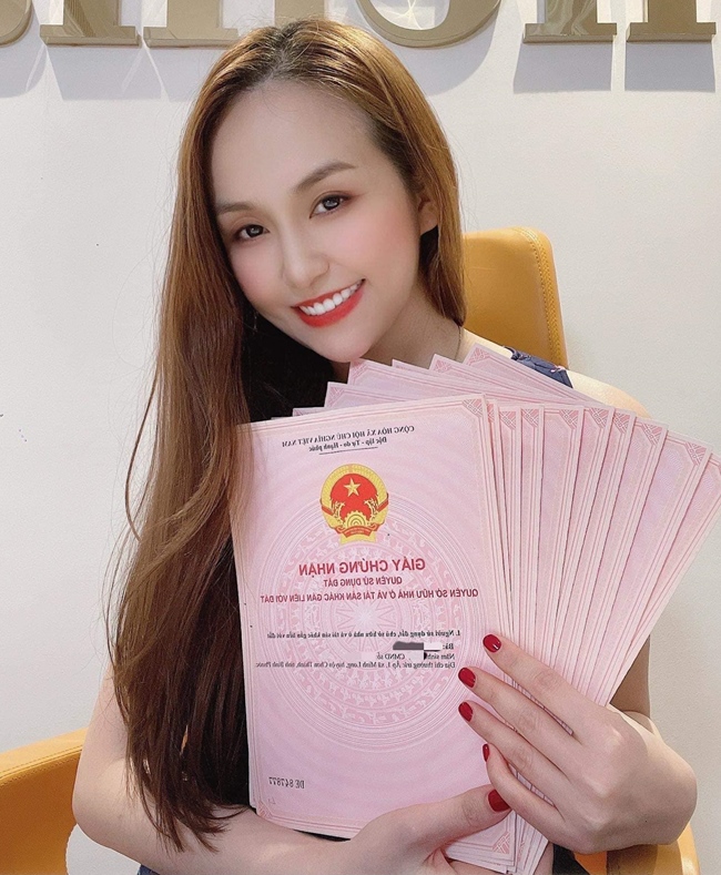 Vợ hot girl kém 12 tuổi của Tuấn Hưng: 