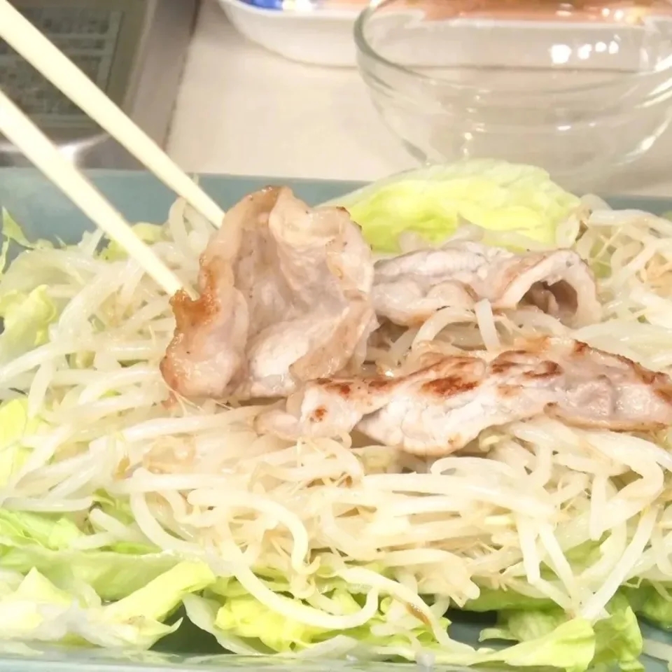 Chàng trai giảm 16kg trong nửa năm nhờ ăn một loại rau rẻ bèo ở Việt Nam, cứ ra chợ là thấy nhưng có tác dụng Chàng trai giảm 16kg trong nửa năm nhờ ăn một loại rau rẻ bèo ở Việt Nam, cứ ra chợ là thấy nhưng có tác dụng