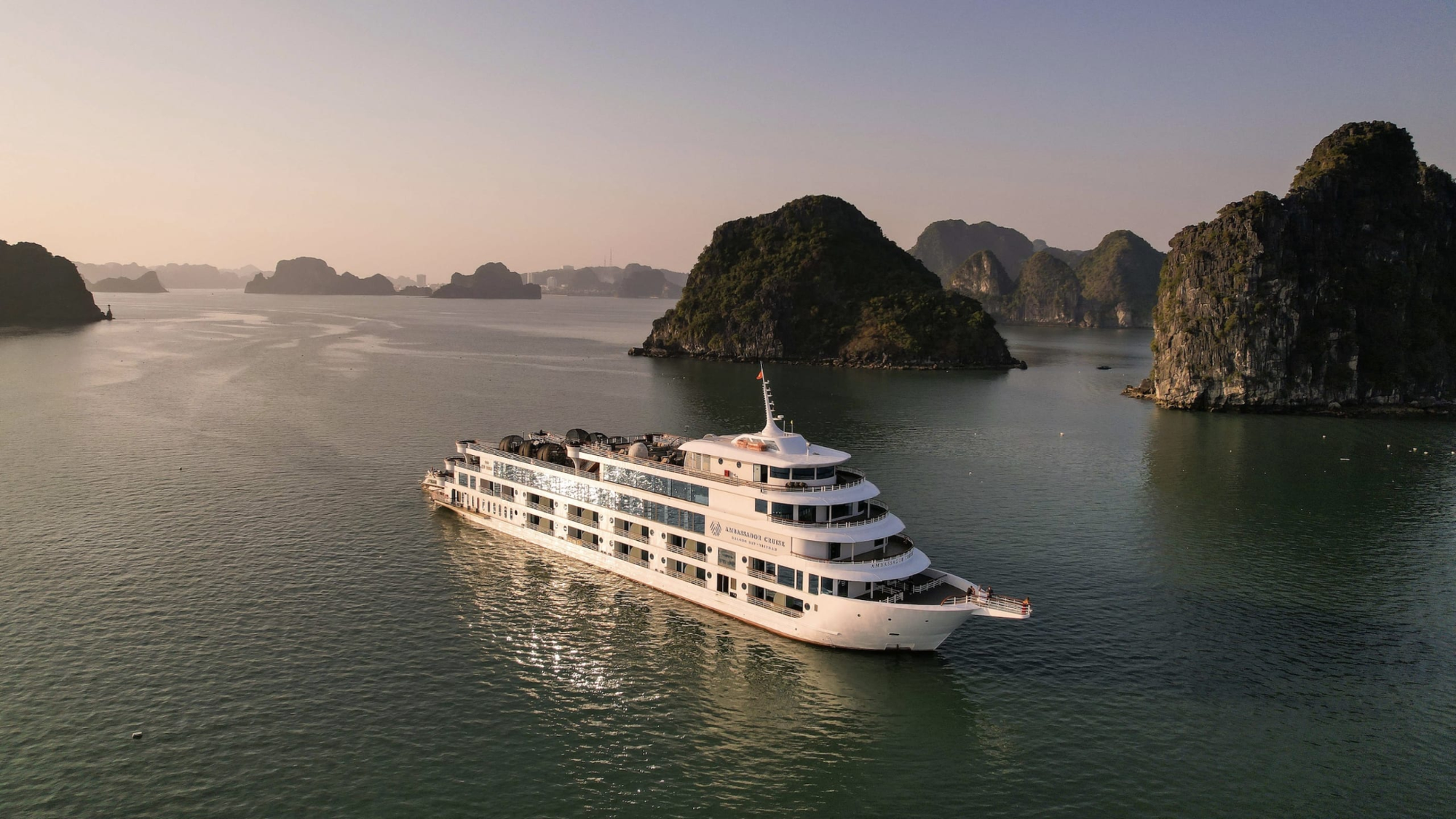 Việt Nam có 1 nơi sở hữu kỳ quan thiên nhiên thế giới, hút hơn 10 triệu lượt khách đầu năm 2024: Cảnh đẹp hùng vĩ, kỳ thú bậc nhất hành tinh, du lịch 4 mùa đều hợp- Ảnh 5. Việt Nam có 1 nơi sở hữu kỳ quan thiên nhiên thế giới, hút hơn 10 triệu lượt khách đầu năm 2024: Cảnh đẹp hùng vĩ, kỳ thú bậc nhất hành tinh, du lịch 4 mùa đều hợp- Ảnh 5.