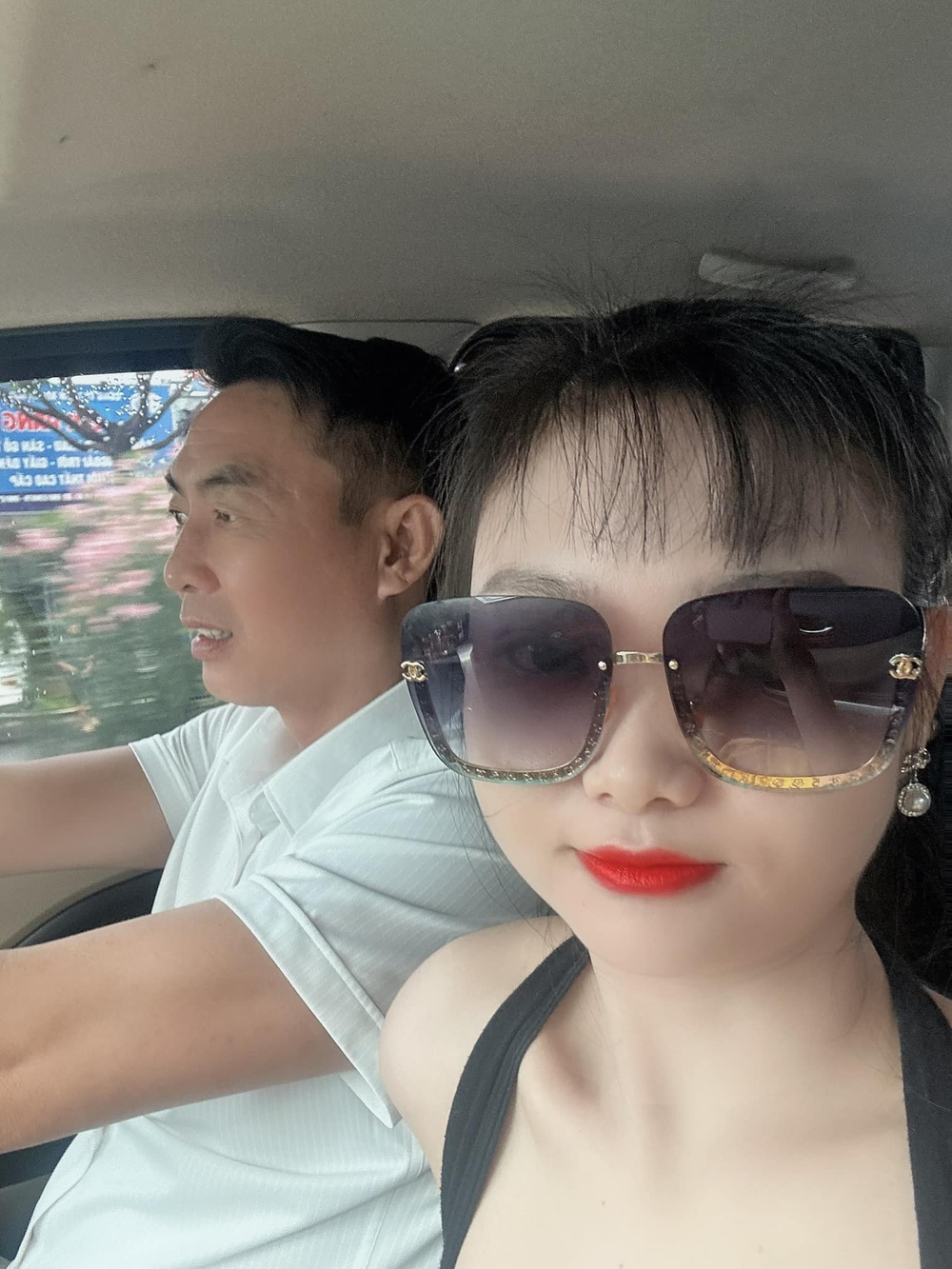 Ông chú 42 tuổi đi ô tô thử lòng gái xinh, ngày báo tin lấy vợ cả họ phấn khởi - Ảnh 1.