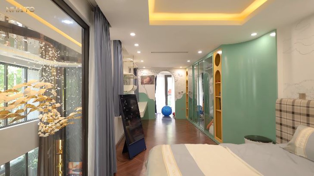 Biệt thự rộng hơn 1.100m2 của đại gia trẻ tuổi: Bể bơi vô cực view toàn Hà Nội, tường lửa an ninh 24/7 - Ảnh 9.