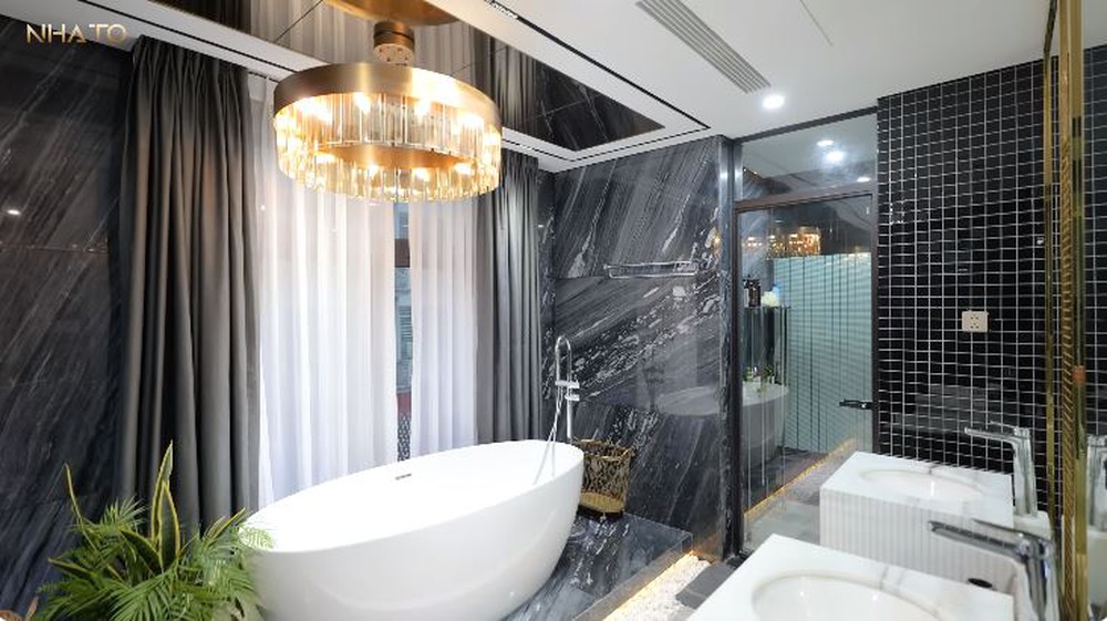 Biệt thự rộng hơn 1.100m2 của đại gia trẻ tuổi: Bể bơi vô cực view toàn Hà Nội, tường lửa an ninh 24/7 - Ảnh 8.