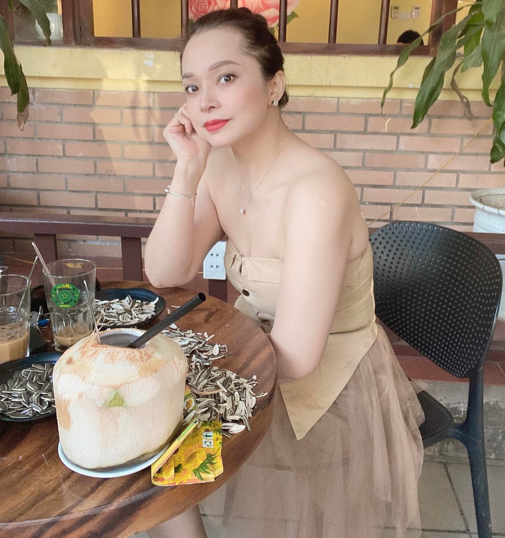 Chân dung mẹ chồng U50 trẻ đẹp, nhảy cực sung trong đám cưới hút 4 triệu view ở Hà Nội - Ảnh 6.