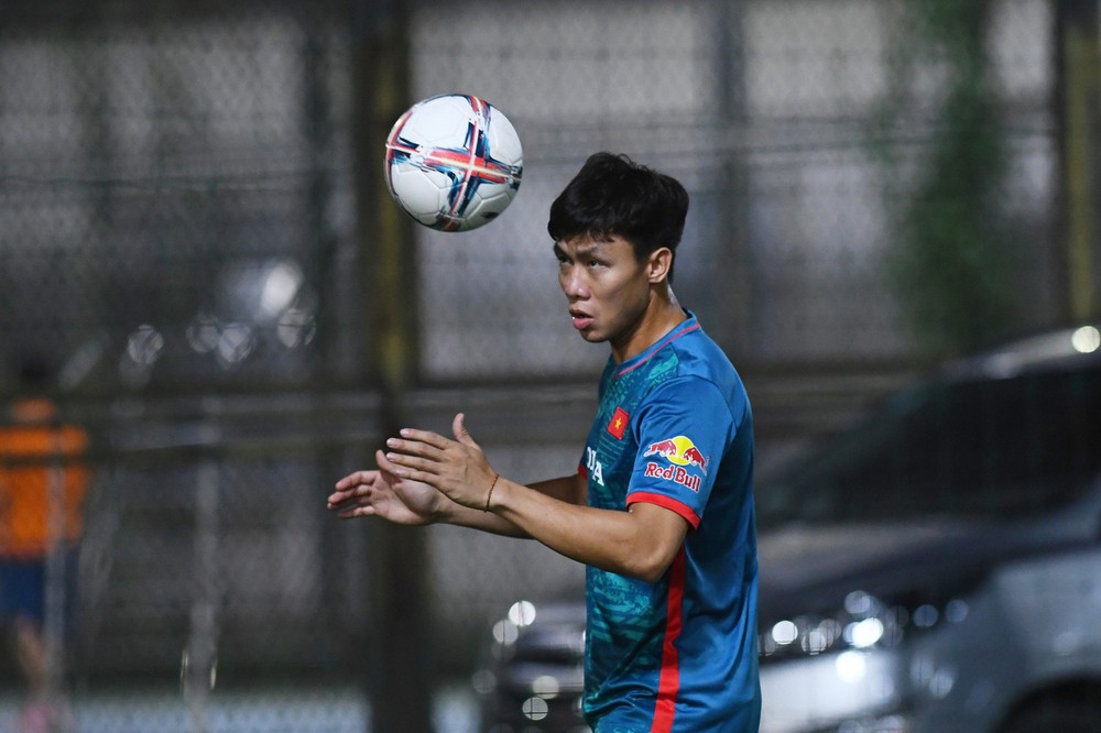 Quế Ngọc Hải tái phát chấn thương, nguy cơ lỡ hẹn Asian Cup với tuyển Việt Nam - Ảnh 2.