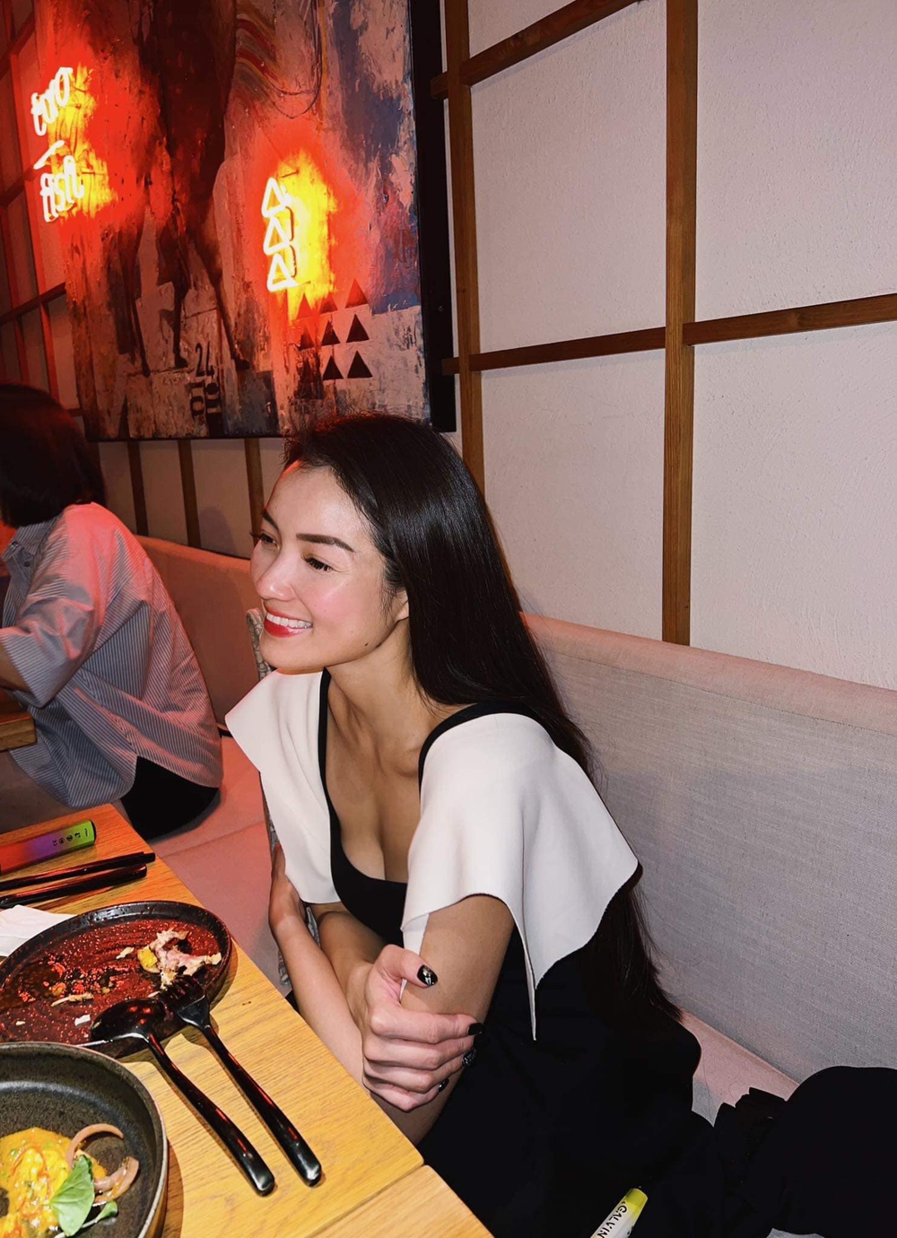 Hot girl Thủy Top U35: Nhan sắc như nàng thơ, thân hình quyến rũ, tâm hồn 18 tuổi - Ảnh 10.