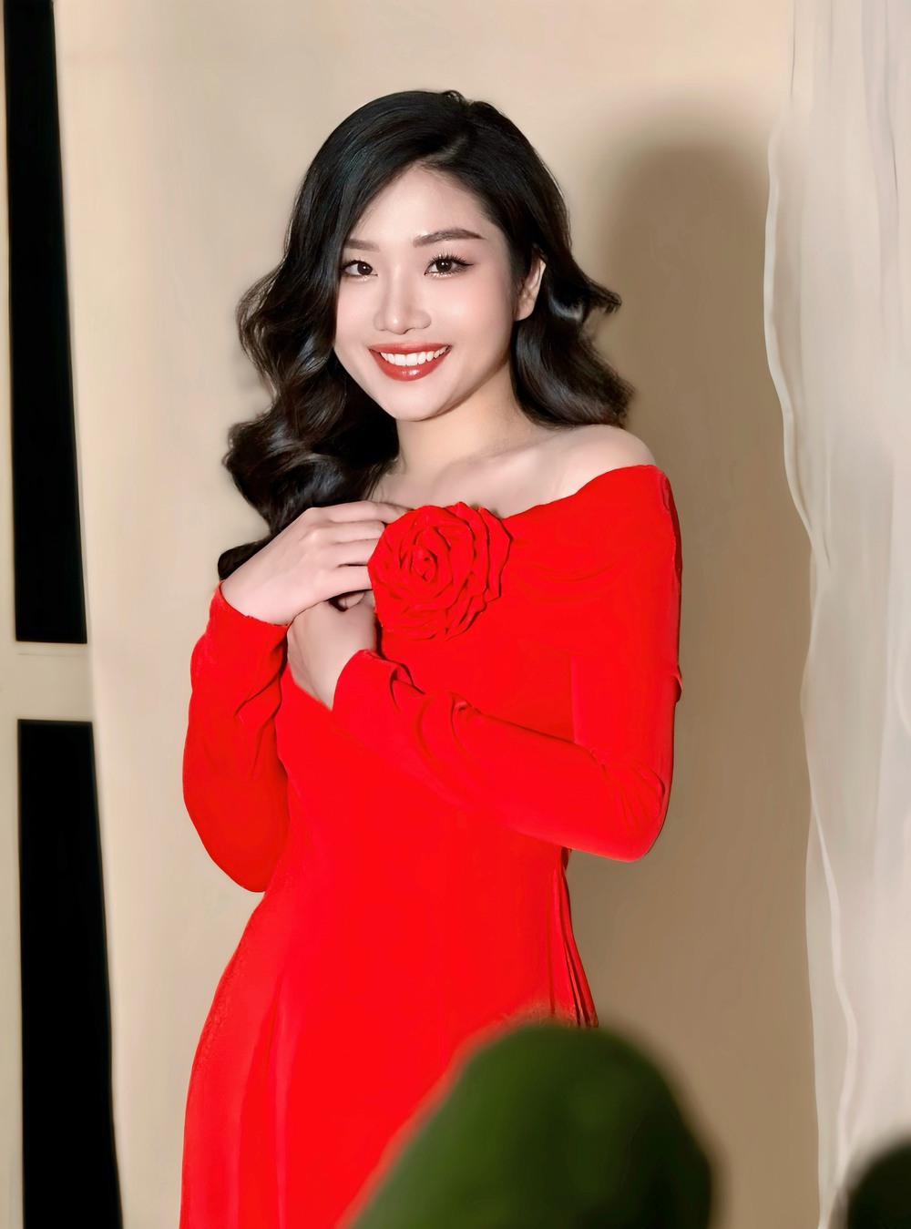 Quán quân Giọng ca vàng Bolero: Đi xe ôm, ở nhà thuê, nuôi em học đại học - Ảnh 1.