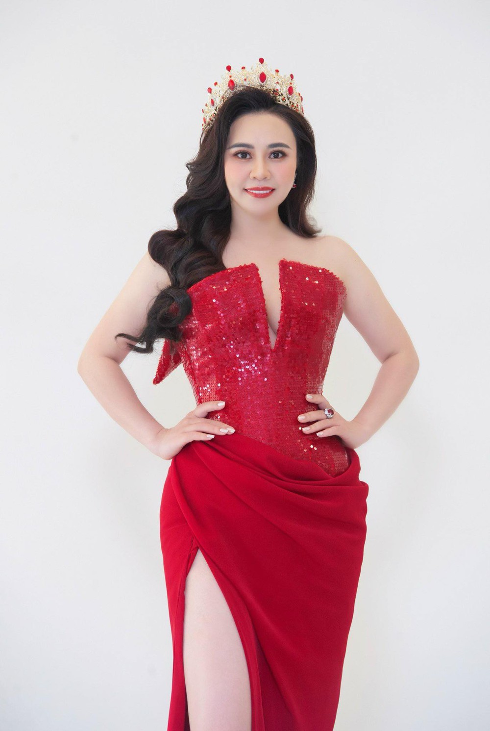 Nhan sắc hoa hậu Phan Kim Oanh ngày càng thăng hạng, tiếc vì bỏ lỡ phim của đạo diễn Trần Bình Trọng - Ảnh 1.