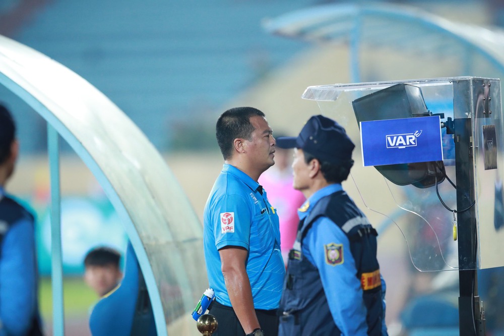 Quang Hải lập công, CLB CAHN vẫn đánh rơi trận thắng trước đội đầu bảng V.League trong trận cầu nghẹt thở - Ảnh 3.