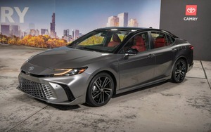 Trọn bộ ảnh thực tế Toyota Camry 2024: GenZ cũng phải mê!