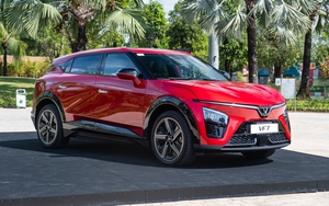 Chi tiết VinFast VF 7 Plus bản thương mại: Giá từ 999 triệu, đẹp như concept, nhiều công nghệ vượt phân khúc