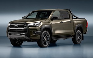 Toyota Hilux hybrid ra mắt: Tiêu thụ 7,1 lít dầu/100km, dùng phụ gia giống Ranger, vượt chuẩn nhiên liệu về Việt Nam