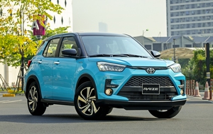 Toyota VN giảm giá: Raize lần đầu dưới 500 triệu, Yaris Cross từ 650 triệu, Fortuner thêm trang bị đấu Everest