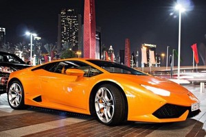 Thuê siêu xe Lamborghini lướt phố Dubai chưa đầy 4 tiếng, du khách trẻ người Anh đã bị phạt tới 1 tỷ đồng vì đi quá tốc độ