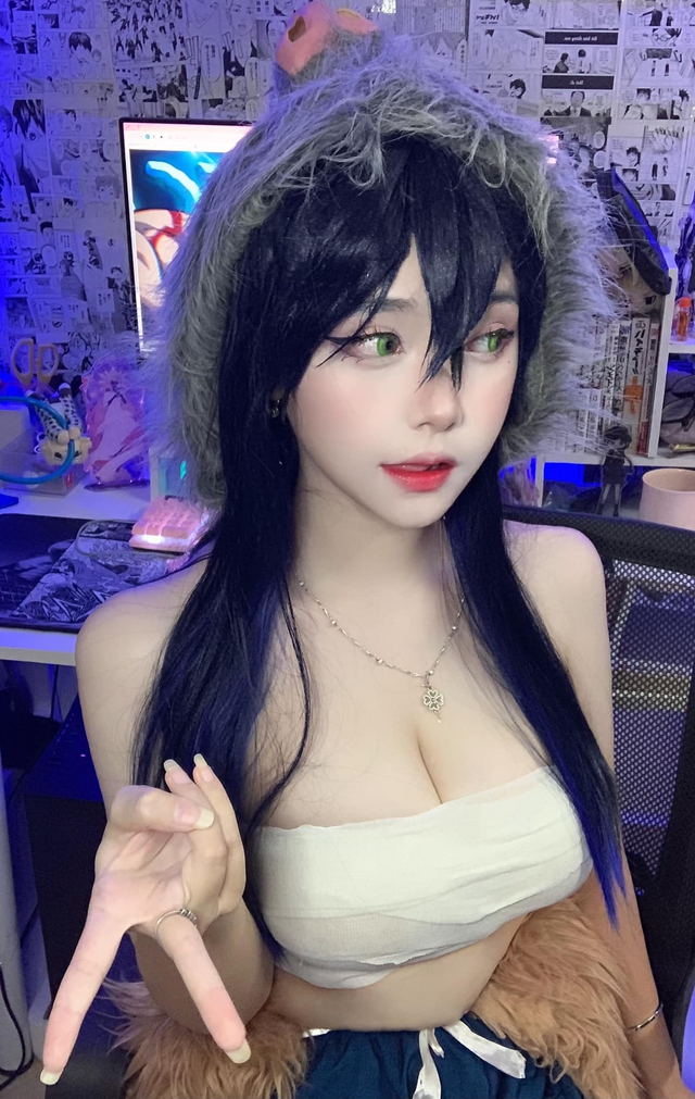 Nữ coser nổi tiếng gợi cảm, mạnh dạn tung liên hoàn ảnh hở 70%, fan nhìn là thấy "buốt phổi" - Ảnh 2. Nữ coser nổi tiếng gợi cảm, mạnh dạn tung liên hoàn ảnh hở 70%, fan nhìn là thấy "buốt phổi" - Ảnh 2.